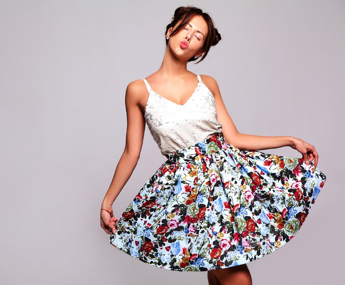 Mode : voici la jupe H&M ultra tendance que l’on voit partout sur les réseaux sociaux, oserez-vous la porter ?