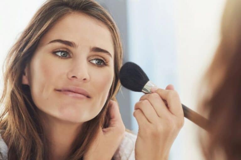 Femme maquillage