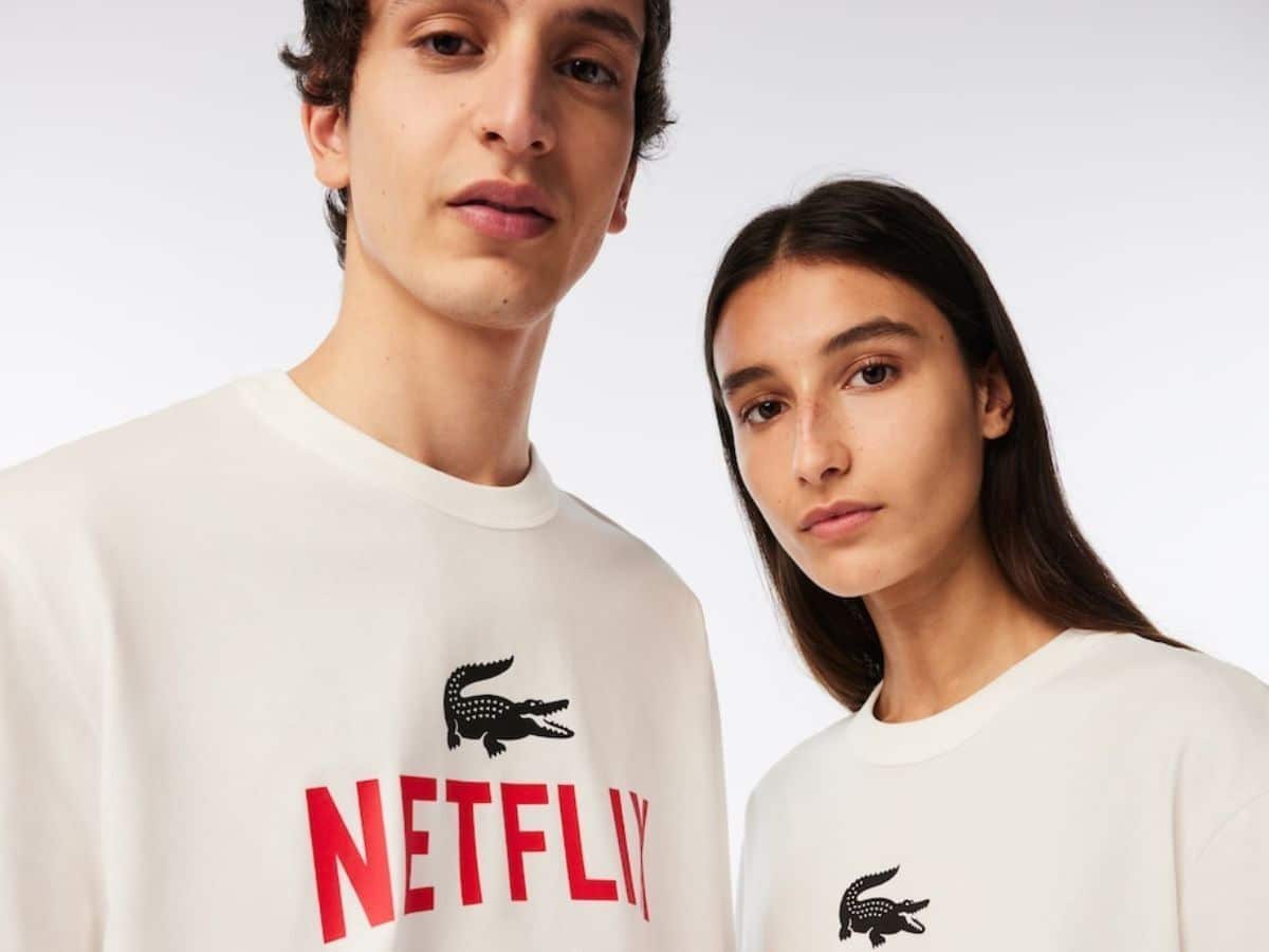 Exclusif : Lacoste lance une collection audacieuse de vêtements emblématiques en partenariat avec Netflix !