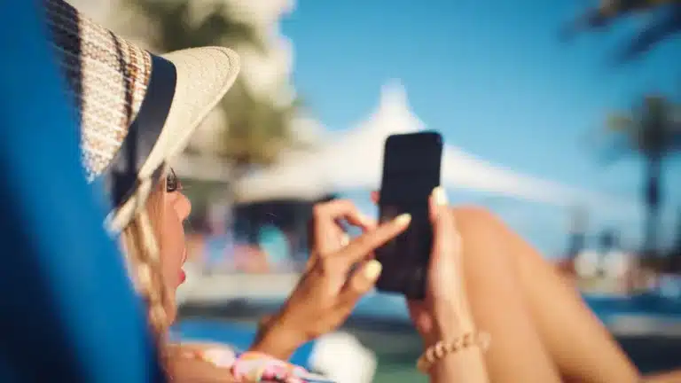 Appeler durant vos vacances sans vous ruiner