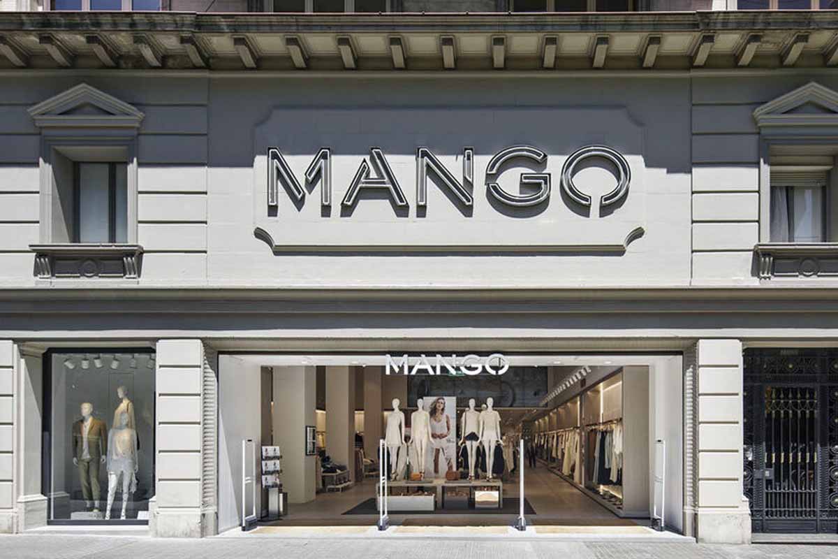 Mango propose dans sa nouvelle collection un pantalon très chic et léger, idéal pour cet été 2023!