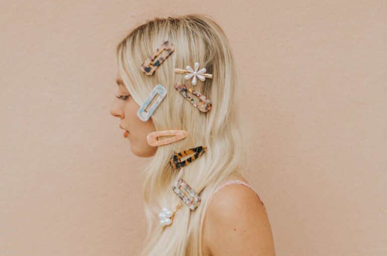 Coiffure avec Barrettes