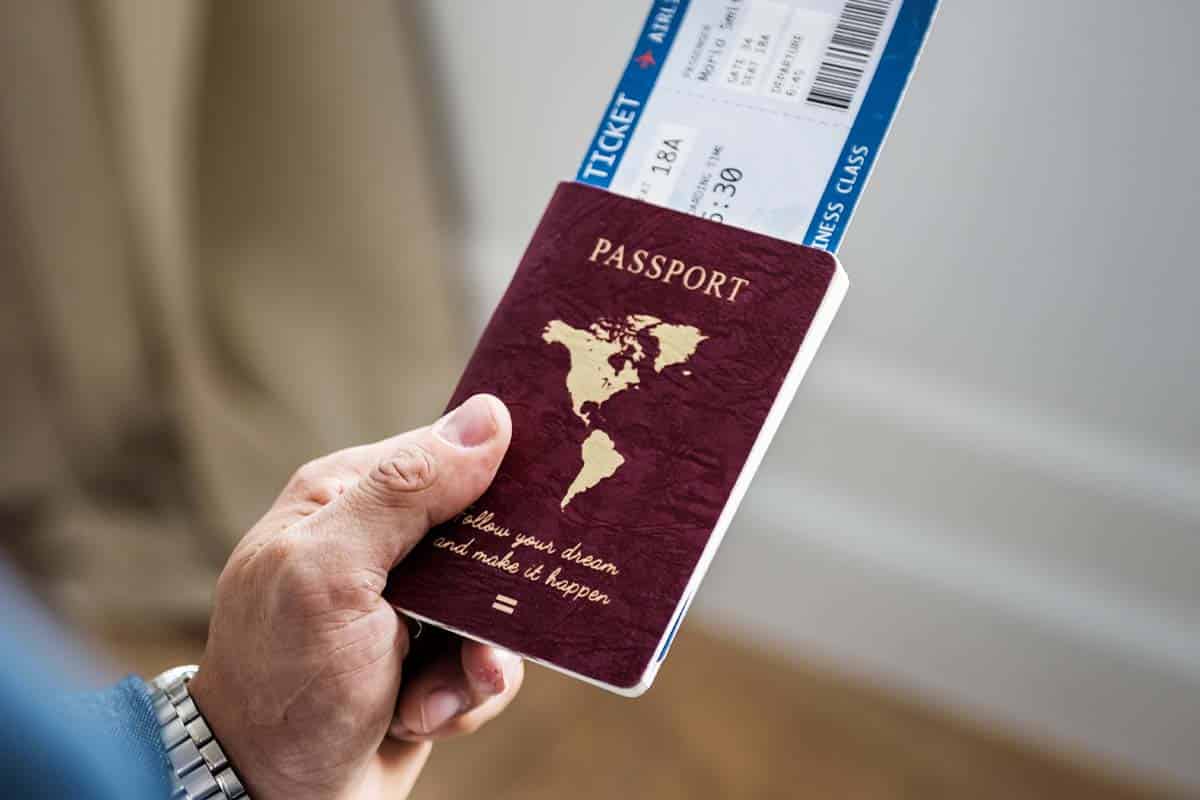 Passeport: vous devrez bientôt jeter le vôtre, il ne sera plus accepté dans les aéroports. Comment se procurer son remplaçant?