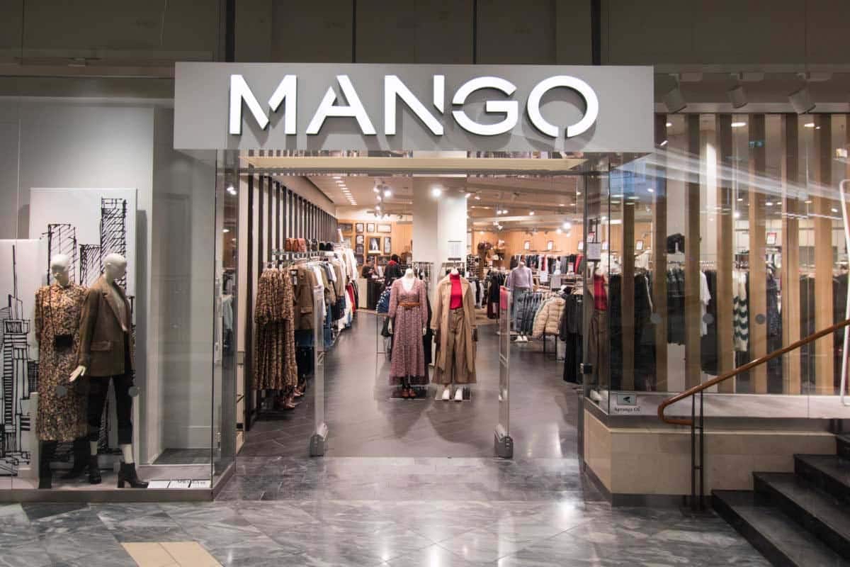 Mango: Cette nouvelle jupe d’automne sublime vos formes et fait des jambes dingues à un prix imbattable!