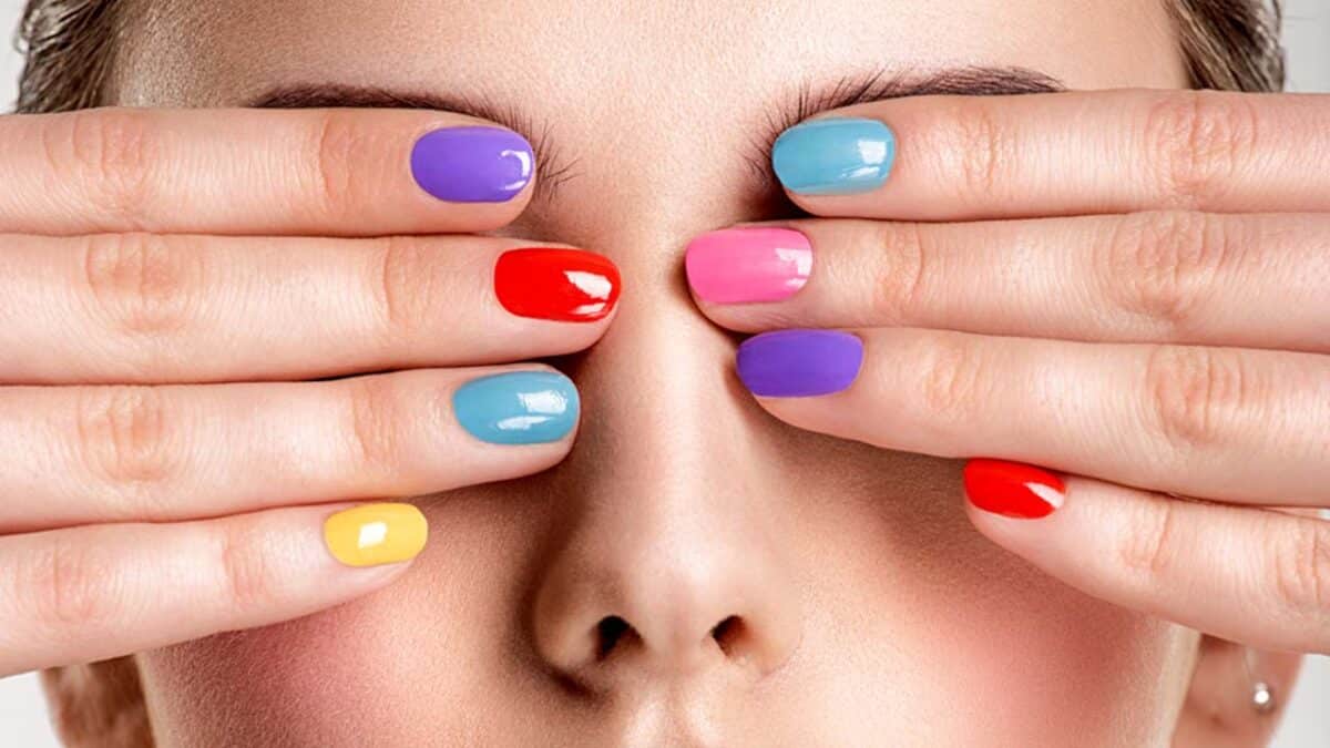 Beauté: voici la nouvelle couleur de vernis à ongle la plus glamour pour cet hiver, a tester sans attendre