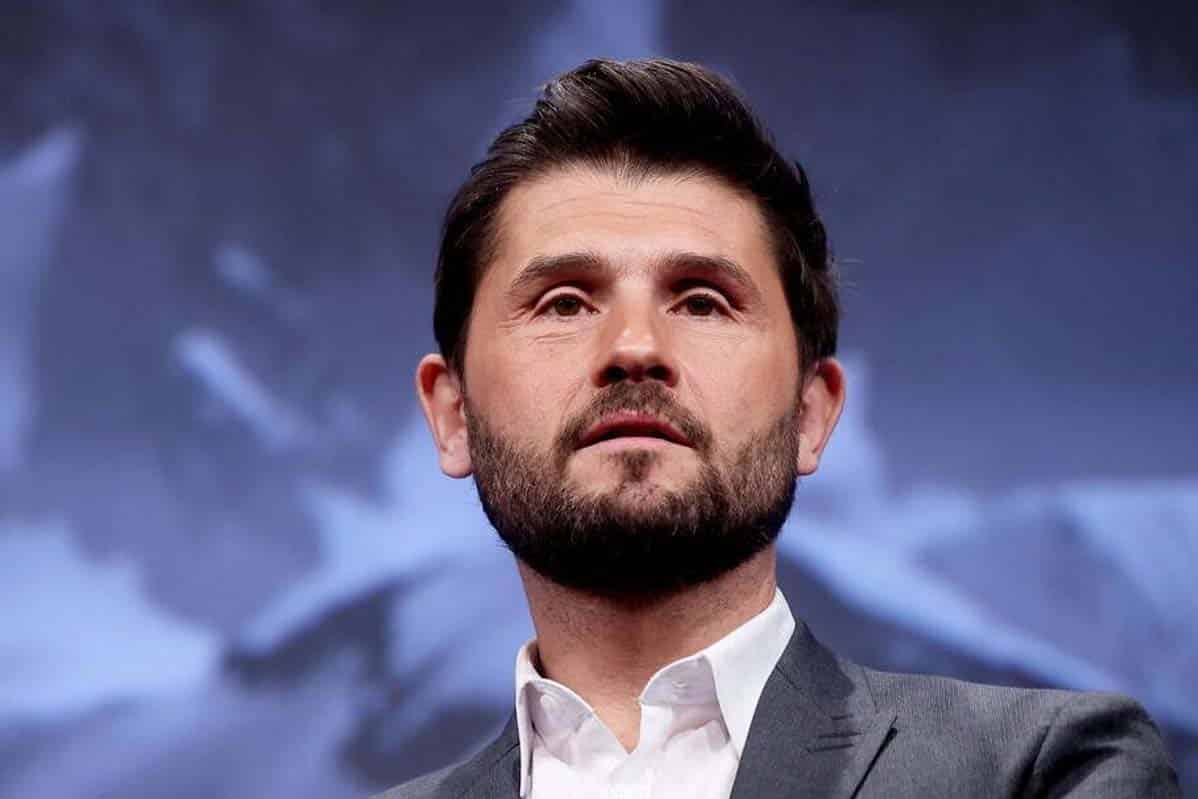 Christophe Beaugrand: « j’ai une peine infinie », les adieux émouvants du journaliste pour sa dernière émission et qui part pour de nouveaux horizons