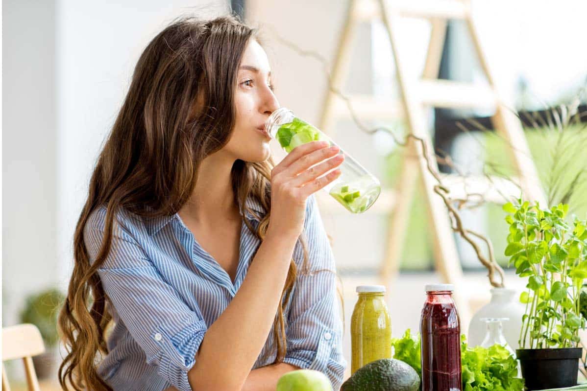 Detox: voici 3 astuces puissantes et efficaces pour détoxifier son corps en 24h après les fêtes