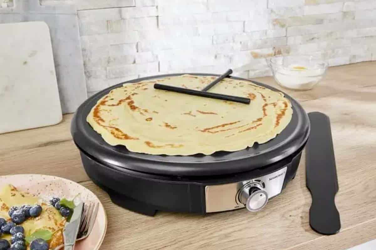 Lidl : fini la galère pour faire des crêpes réussies avec cette crêpière performante digne des professionnels. Une affaire à ne pas manquer à quelques jours de la Chandeleur.