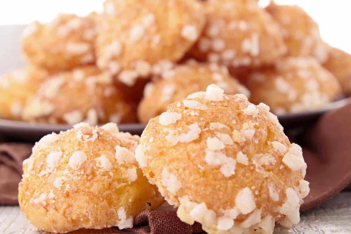 Recette: le petit plus de Cyril Lignac pour faire des chouquettes parfaites