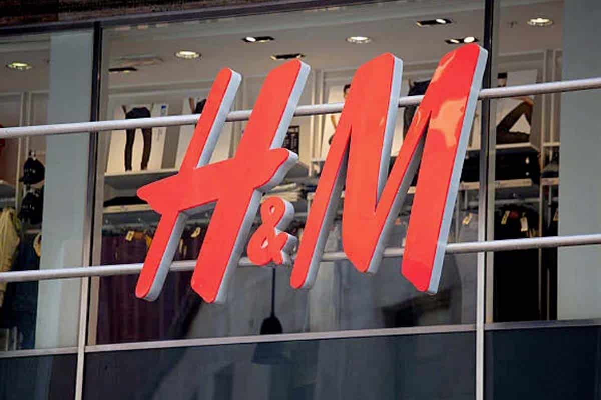 H&M: cette robe longue en maille côtelée digne des plus grands couturier donne une silhouette sublime