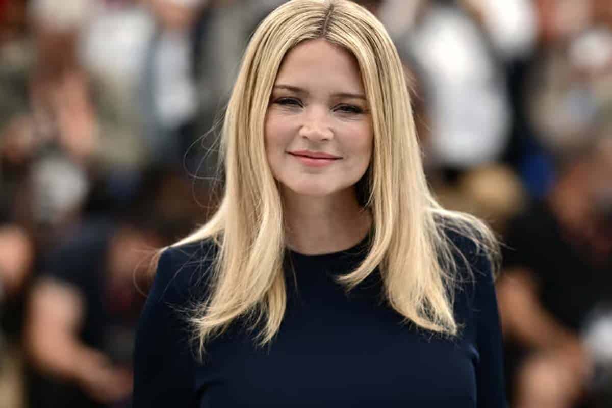 La nouvelle ambassadrice de Lancôme, Virginie Efira, dévoile les 5 produits de sa routine beauté, effets garantis