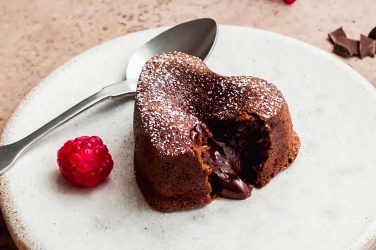 Recette: la préparation simplissime en 6 minutes pour ce gâteau au chocolat avec un cœur coulant