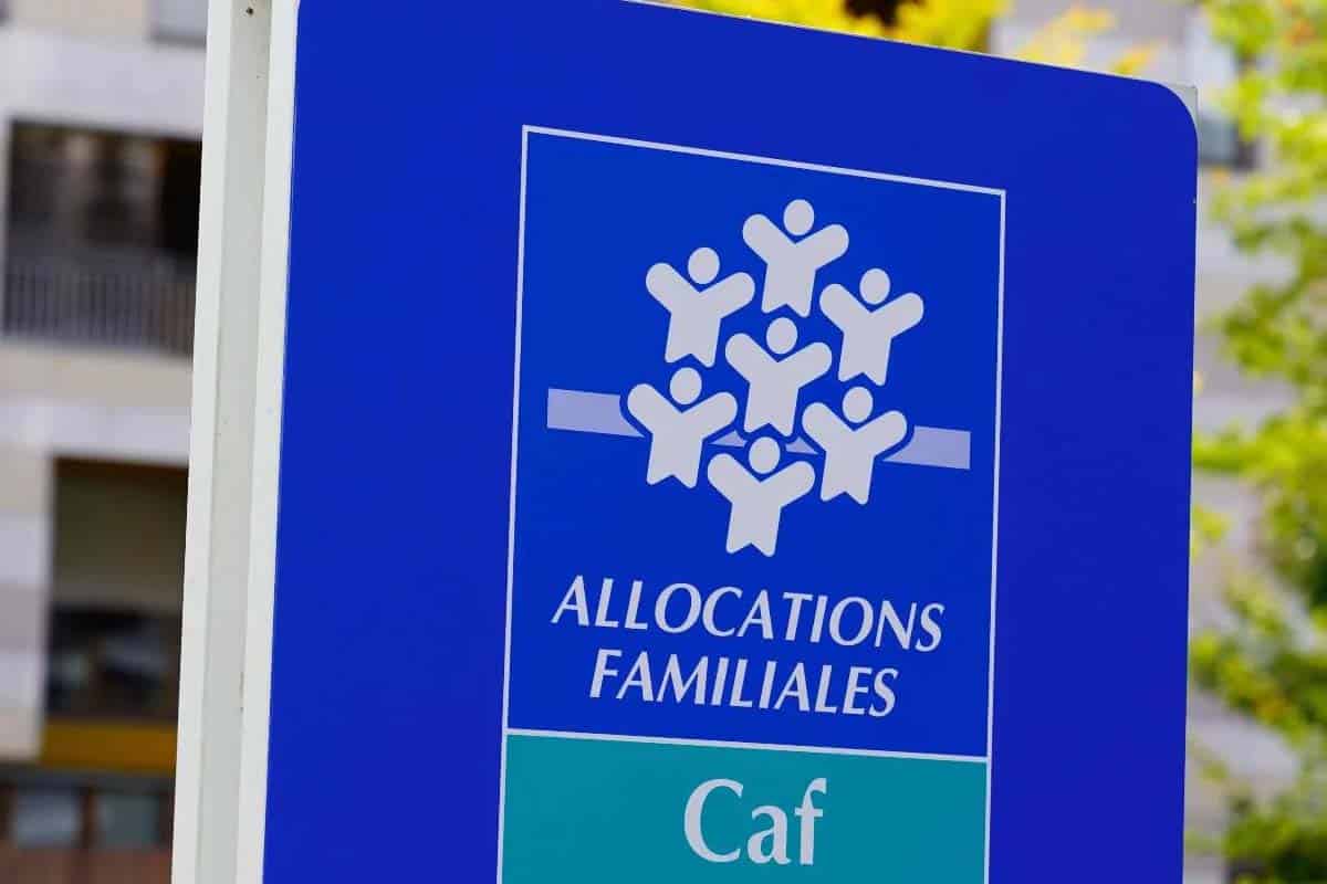 Allocations : nouvelle règle, l’état impose désormais 15 heures d’activité par semaine pour toucher les aides