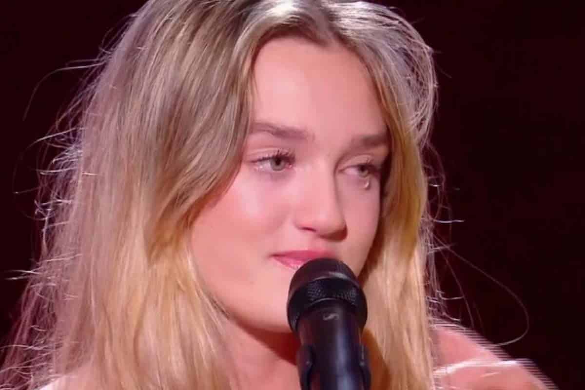 The Voice (TF1) : après sa crise de panique, Ella prise en charge par Mika