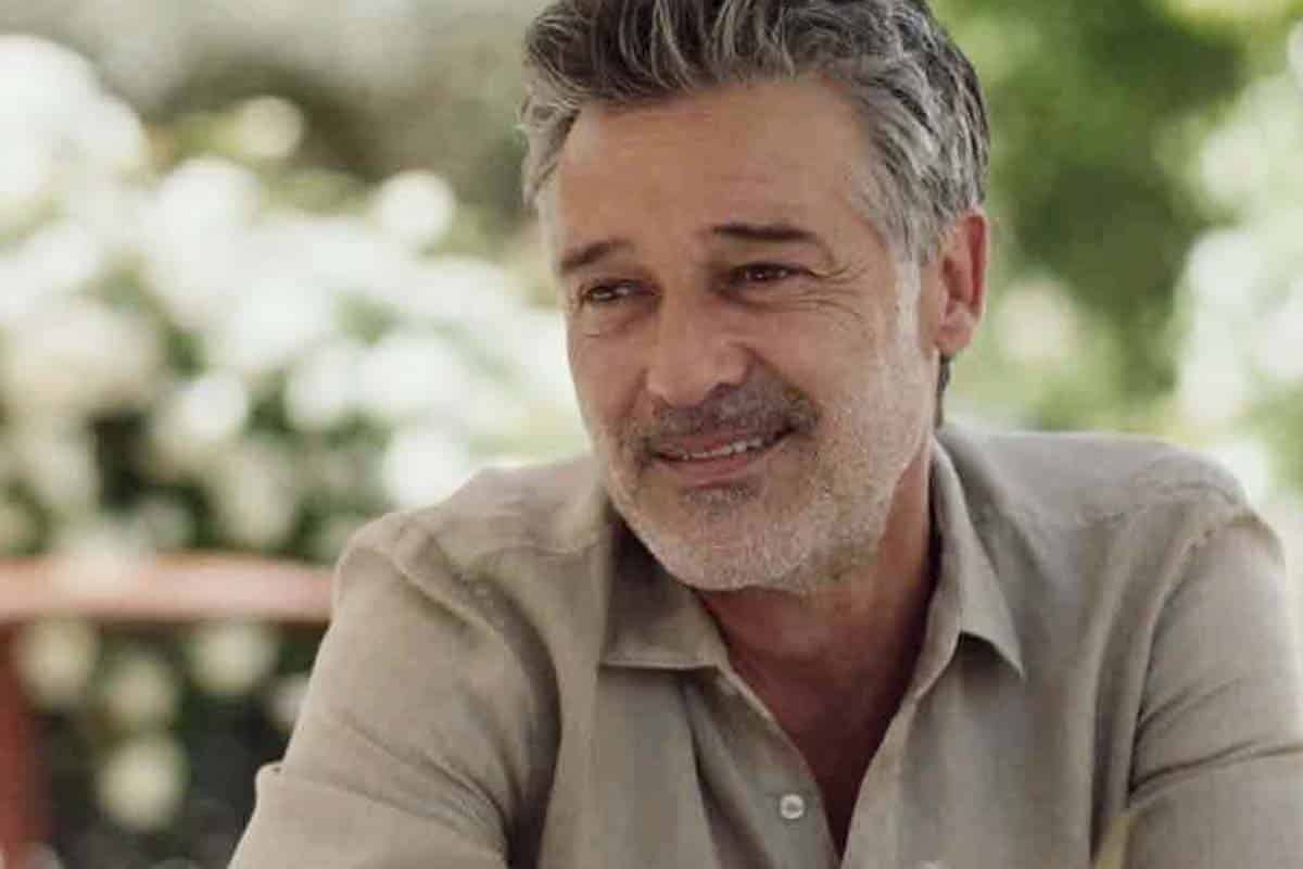 Ici tout commence (TF1) : c’est officiel, Stéphane Blancafort annonce sa liaison avec une actrice de la série, « c’est plus qu’un crush »