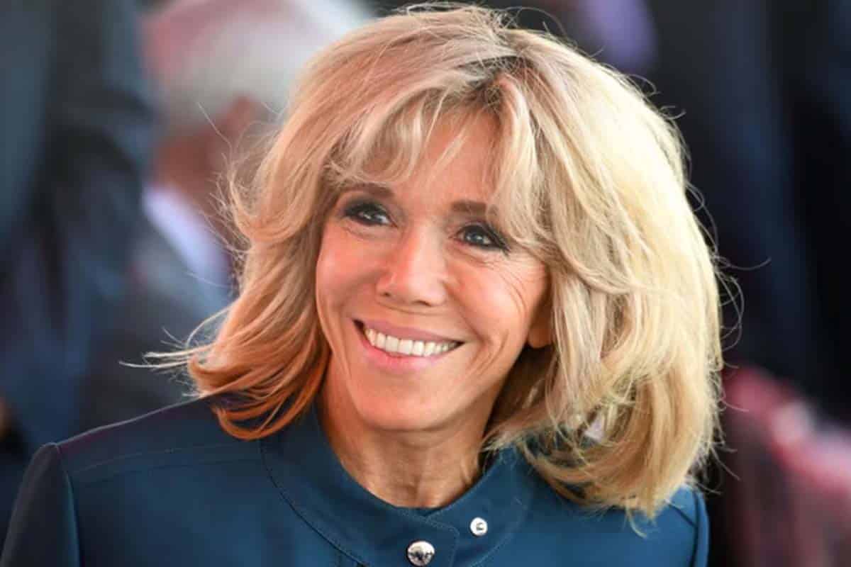 Netflix : Brigitte Macron aura bien un rôle dans la saison 4 d’une série à succès tournée à Paris.