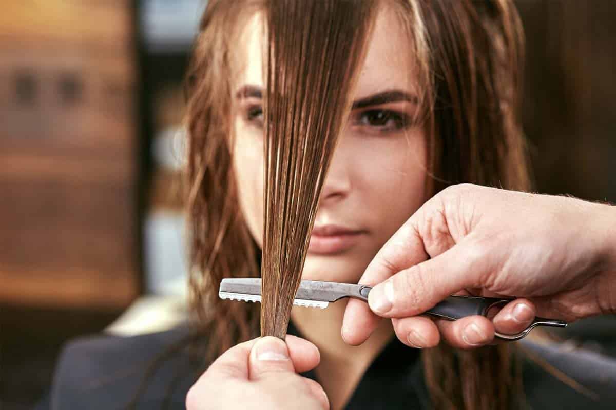Coiffure : cheveux fins, ce célèbre coiffeur anglais ne jure que par cette coupe qui booste leur volume.
