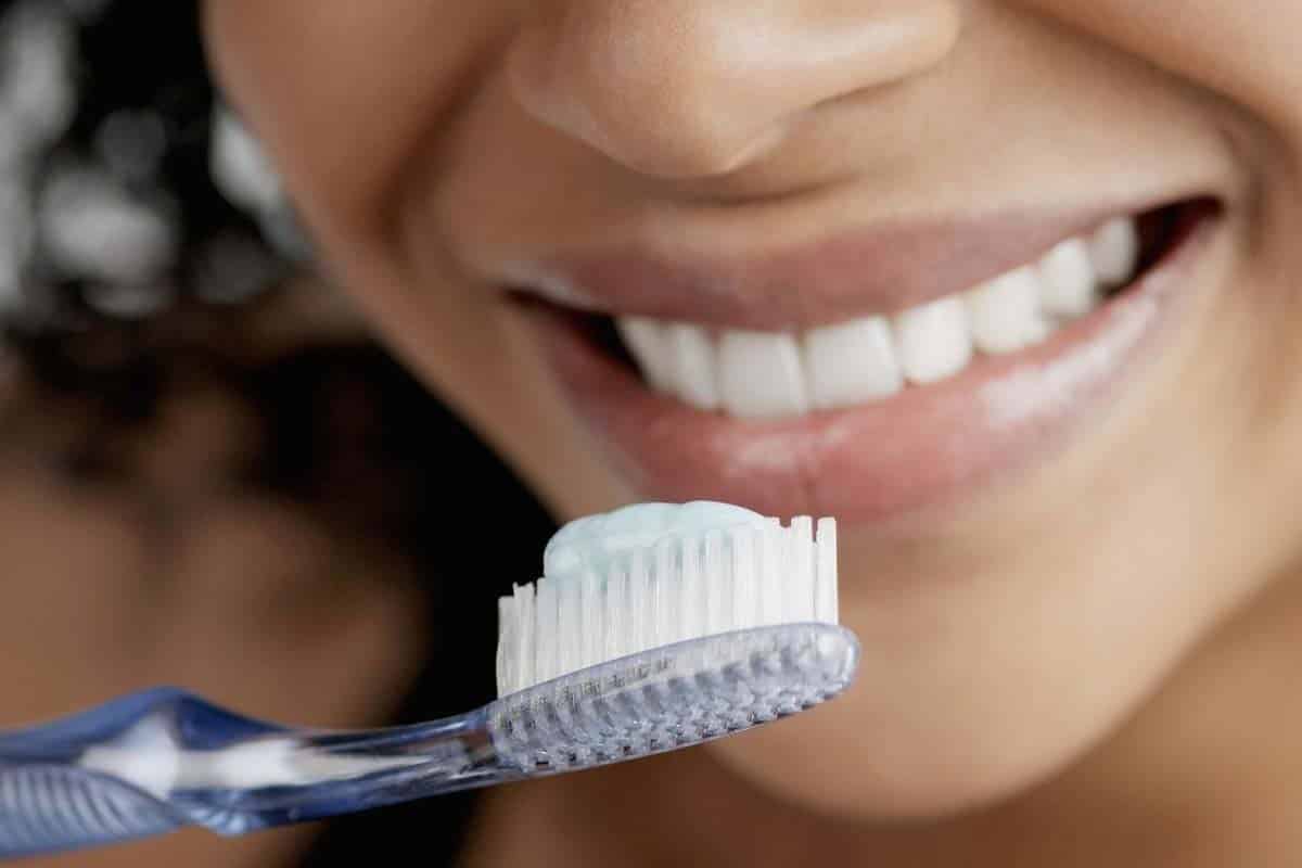 Beauté : nous avons testé ce dentifrice légendaire réputé pour blanchir les dents depuis plus de 130 ans, le résultat est sans appel