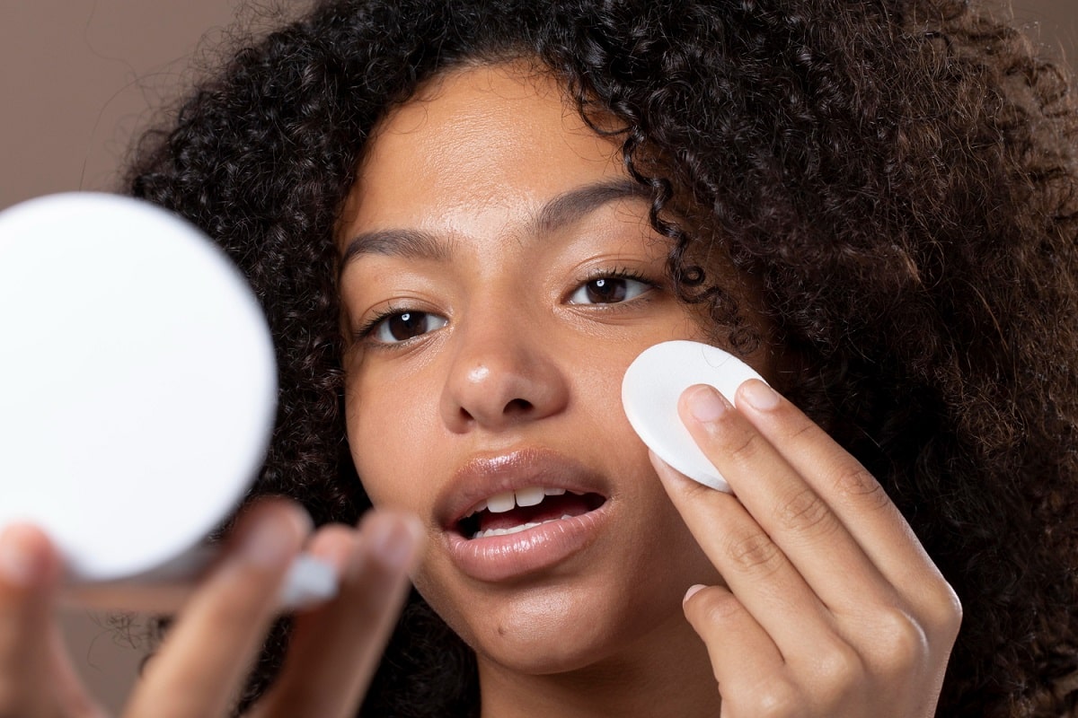 Maquillage SPF : Est-ce suffisant pour une protection UV efficace ?