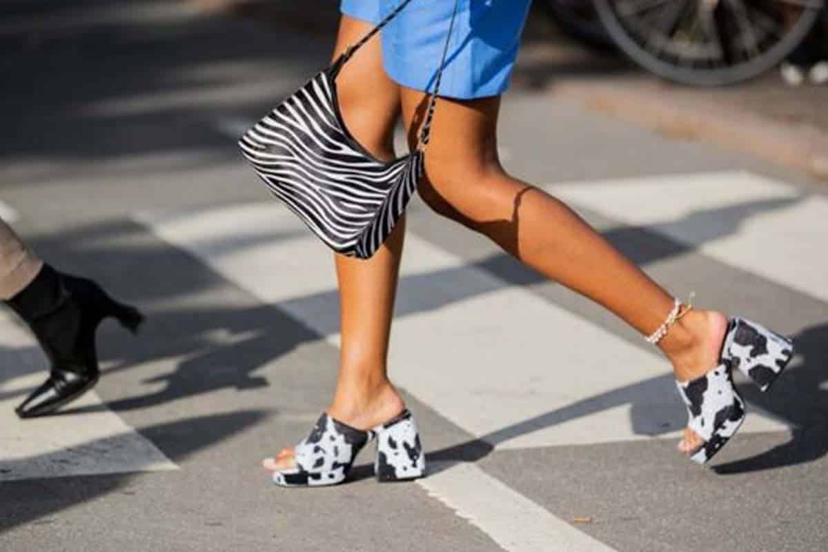 Mode : mules, sabots, sandales et autres : découvrez les tendances pour 2024