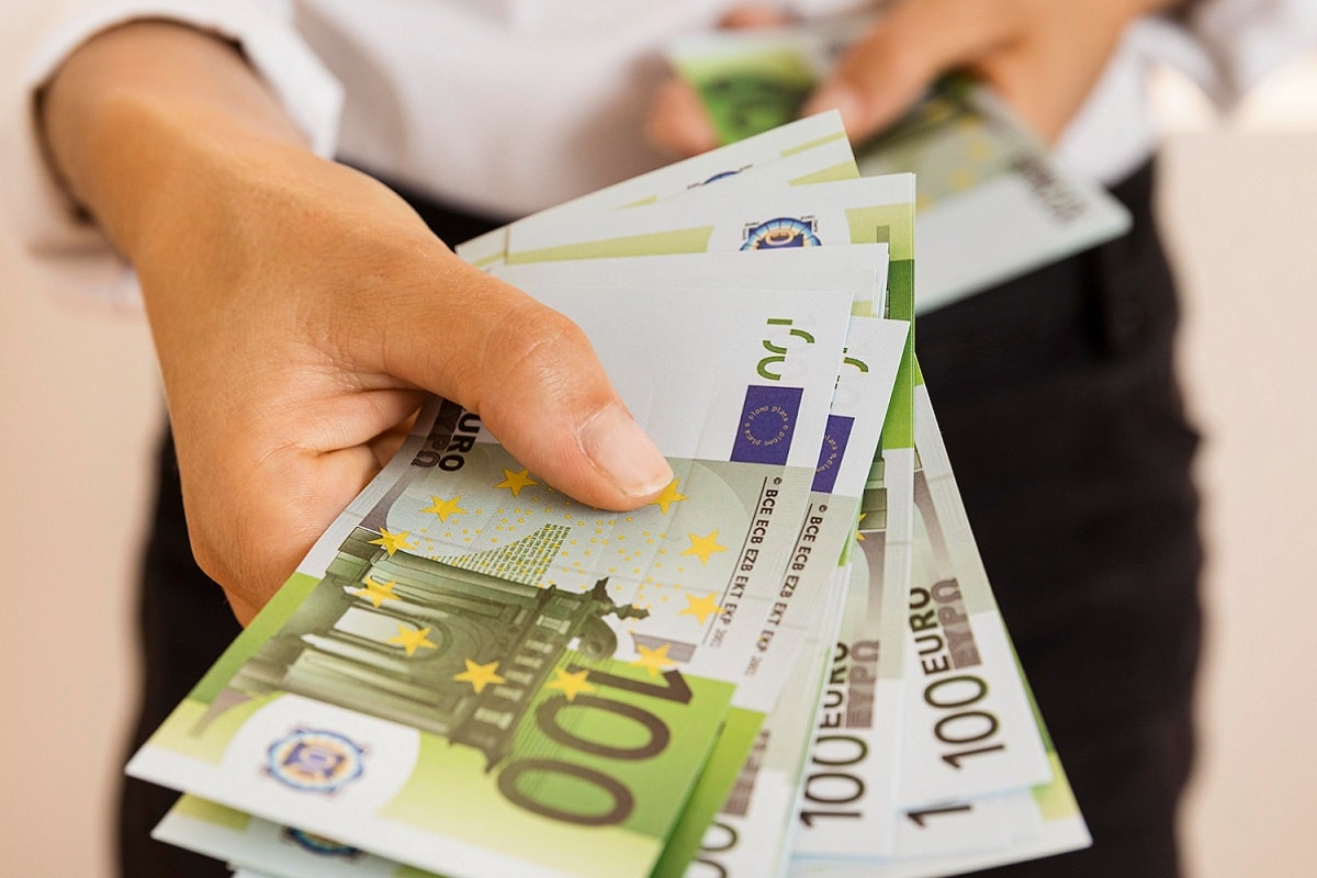 15 millions de Français reçoivent un virement surprise cet été: Détails ici!