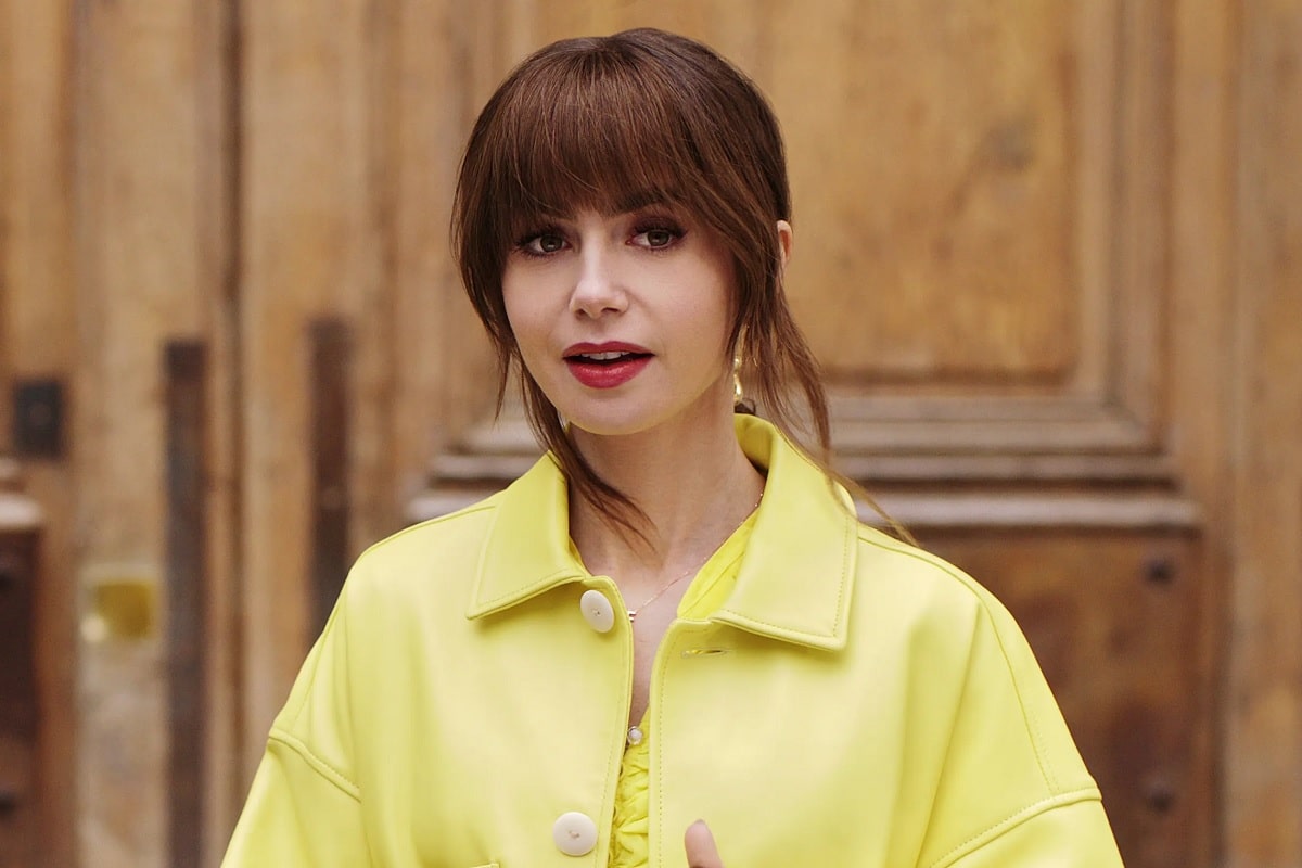 Découvrez les looks d’Emily in Paris disponibles sur Vestiaire Collective !