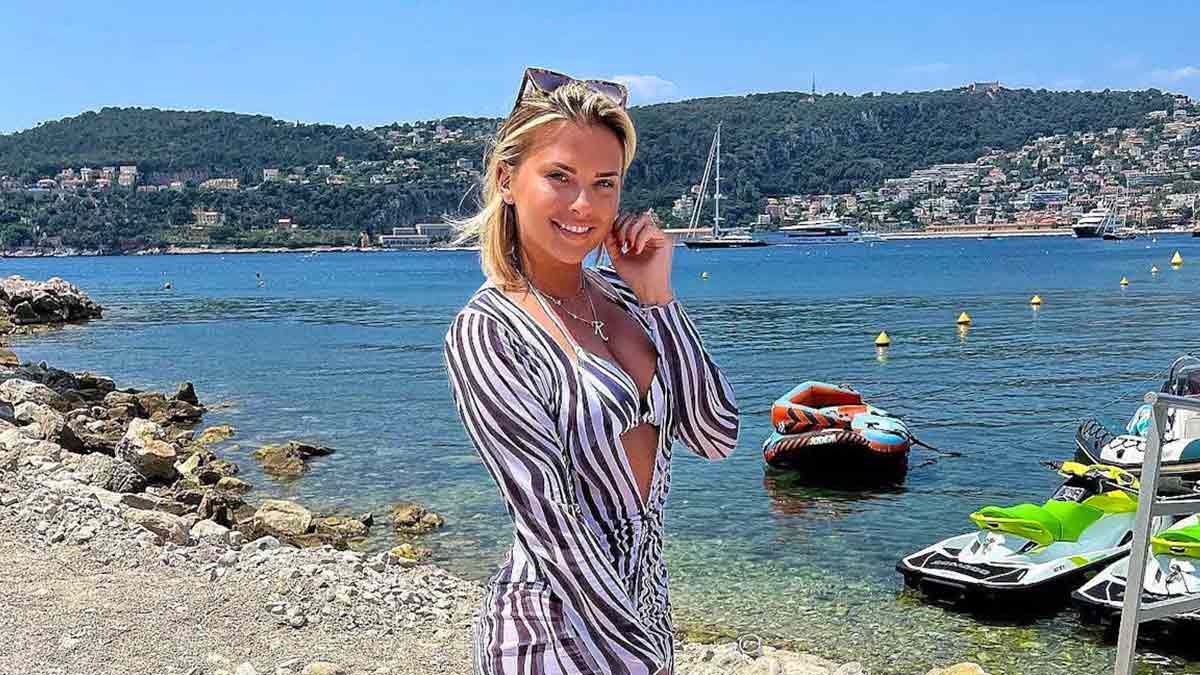 Kelly Vedovelli se confie sur son été difficile : « Je reviens de loin » (TPMP)
