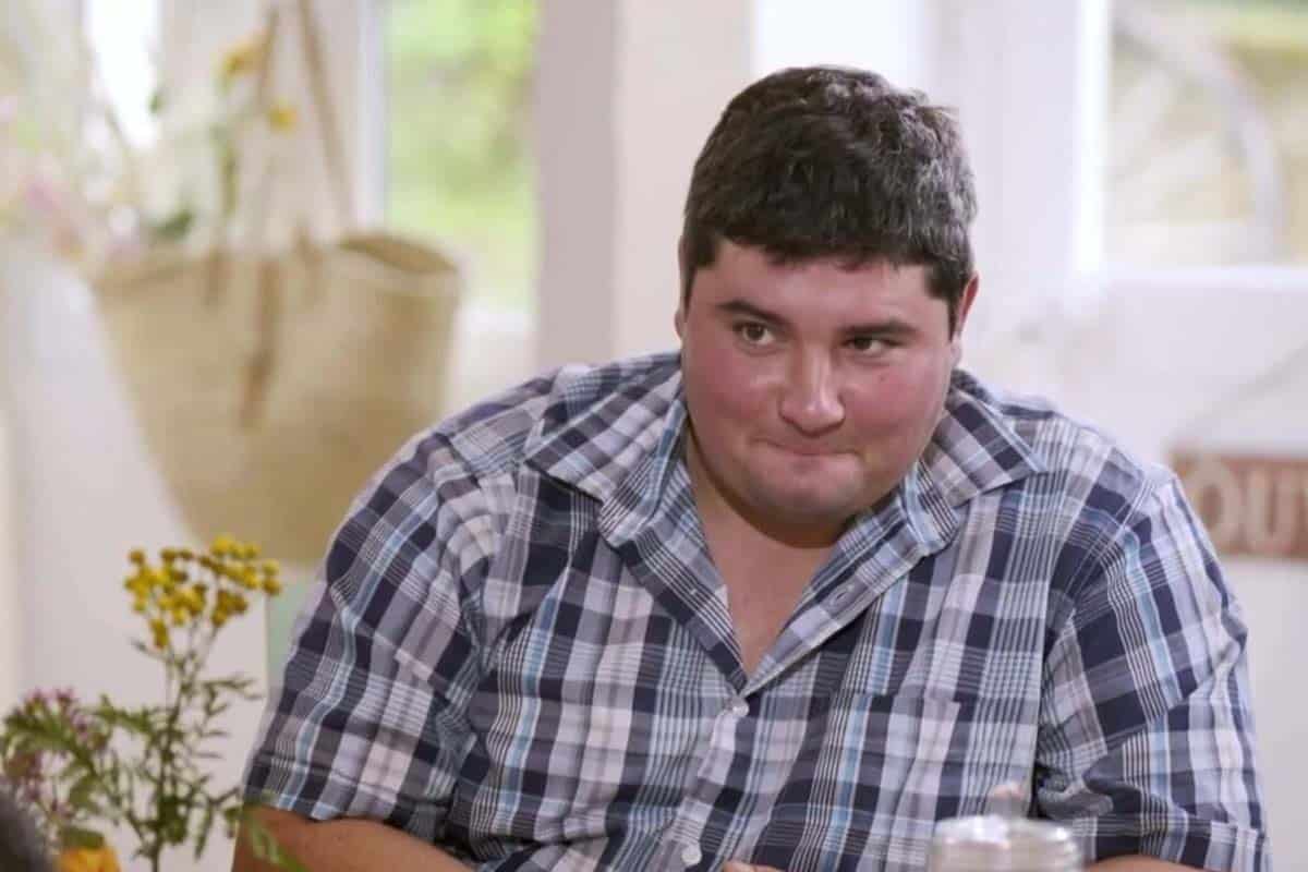 « L’Amour est dans le pré » : Valentin en larmes dans sa maison de famille de Flavie, les fans sont choqués