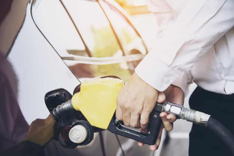 mettre du diesel