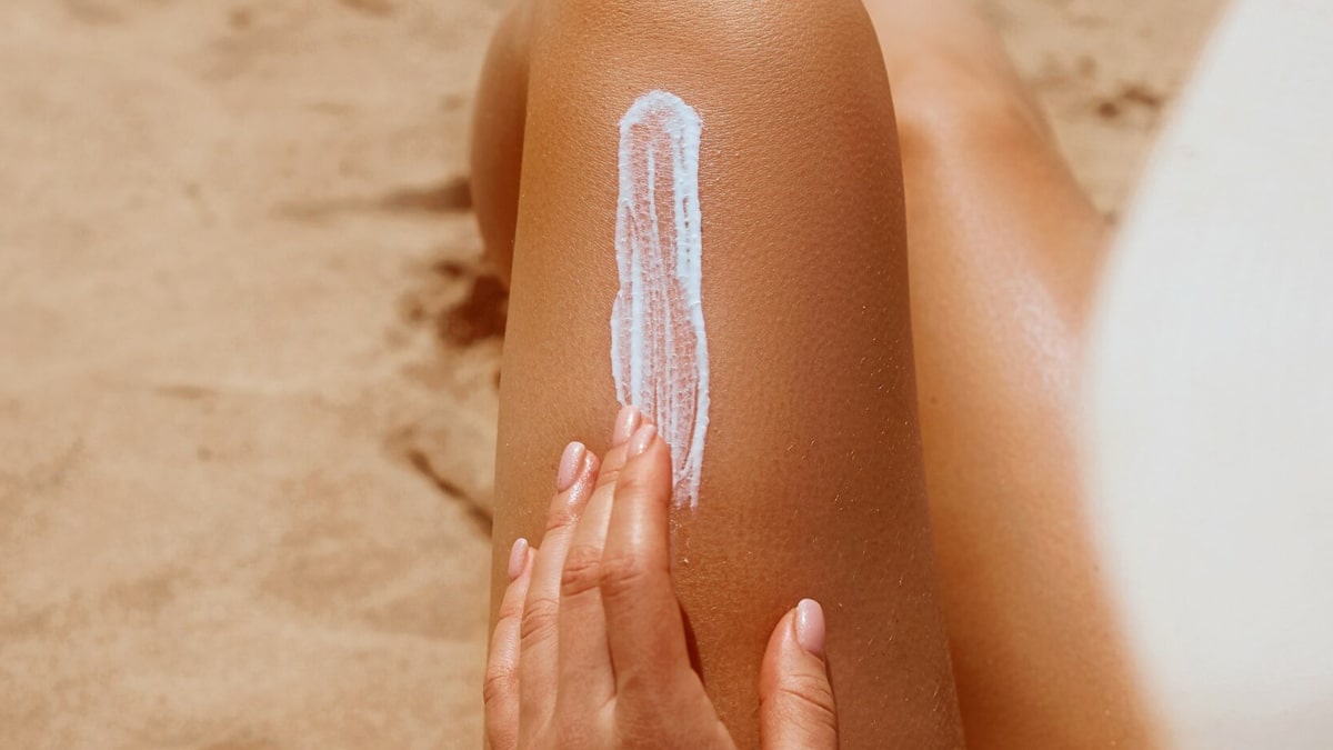 Beauté : Cette erreur avec votre crème solaire vous empêche de bronzer correctement (et tout le monde la fait)
