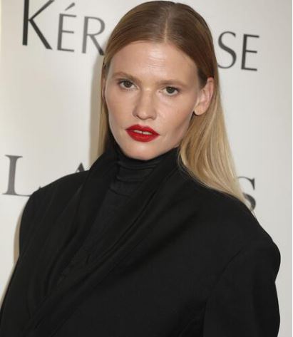 Lara Stone